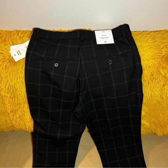 H&M Black Dress Pants with Slim Fit and Smooth Fabric - Picture 3 of 5